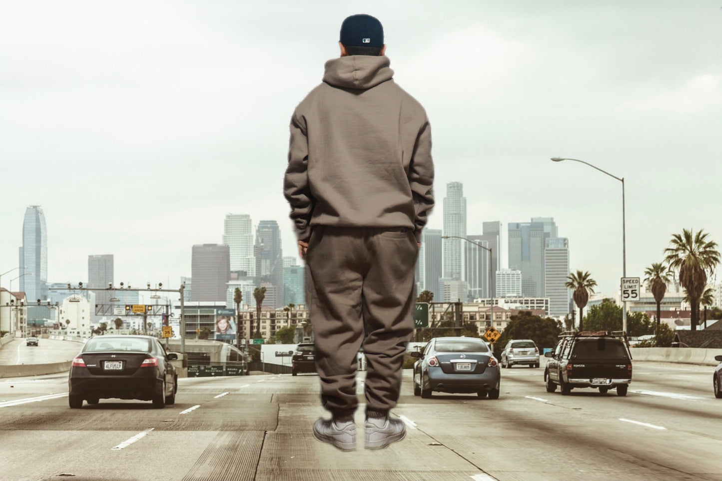 MAISON ARTICLE
PREMIUM FLEECE HOODIE Dark Taupe