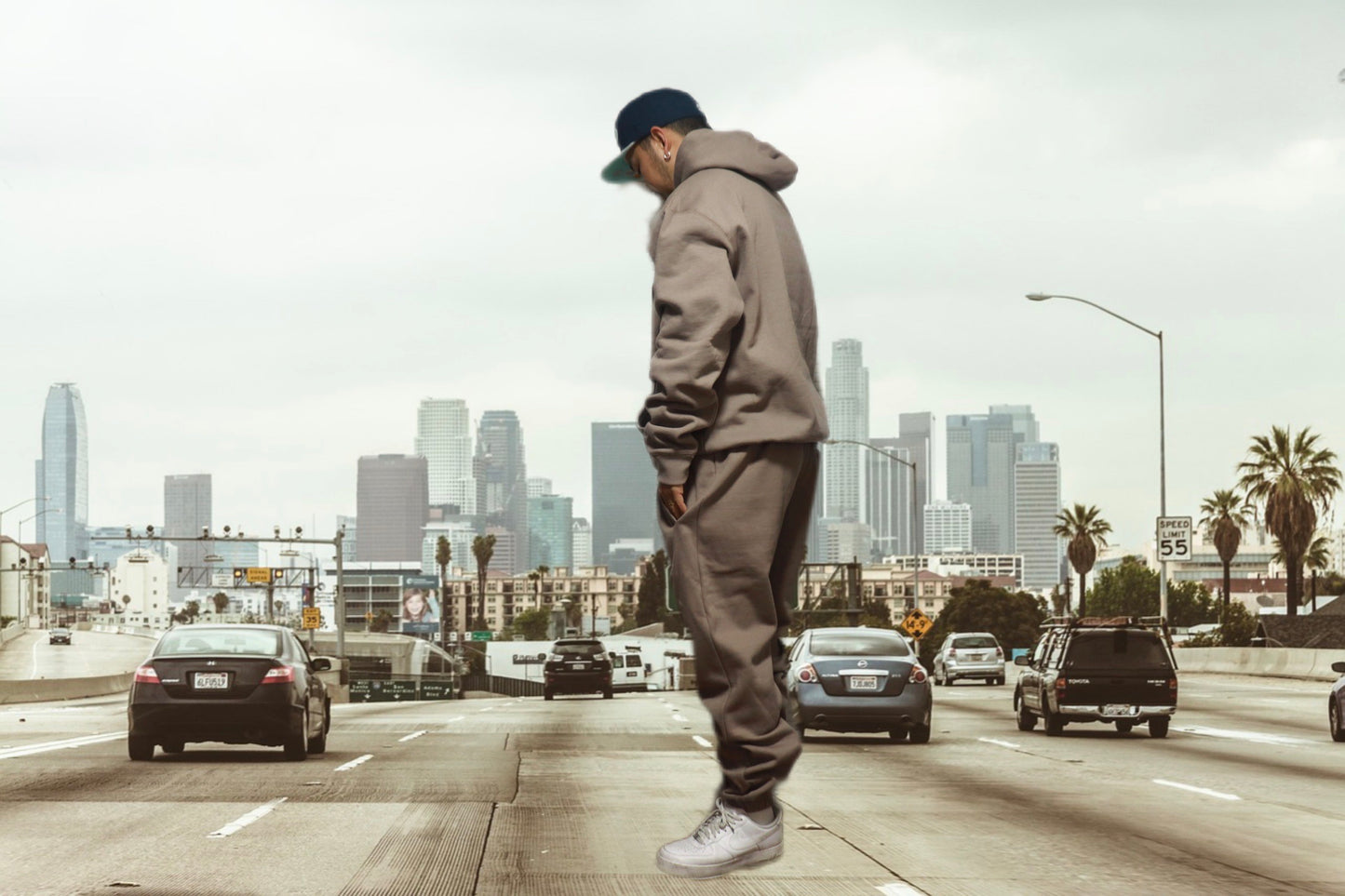 MAISON ARTICLE
PREMIUM FLEECE JOGGER PANTS Dark Taupe