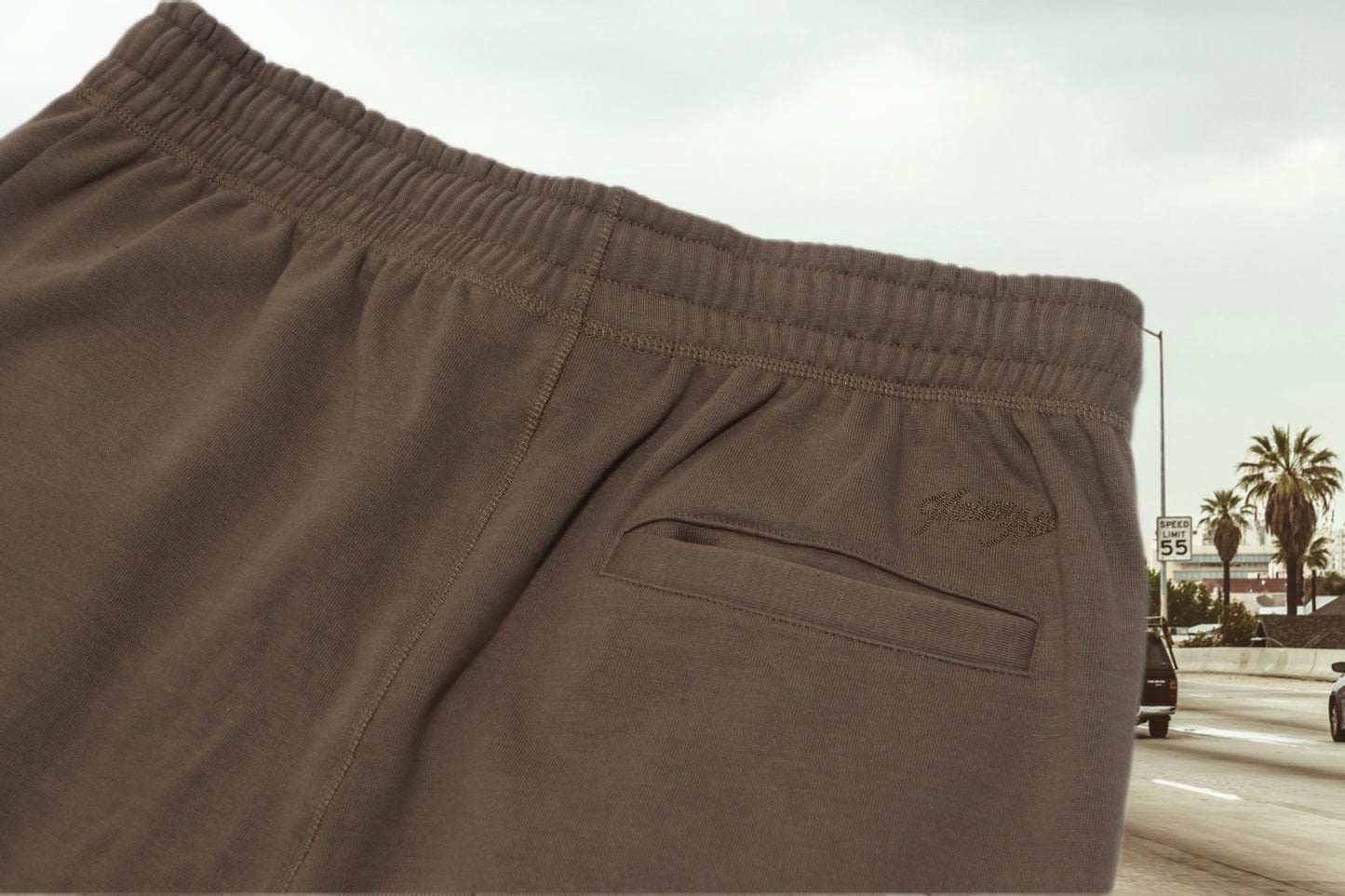 MAISON ARTICLE
PREMIUM FLEECE JOGGER PANTS Dark Taupe