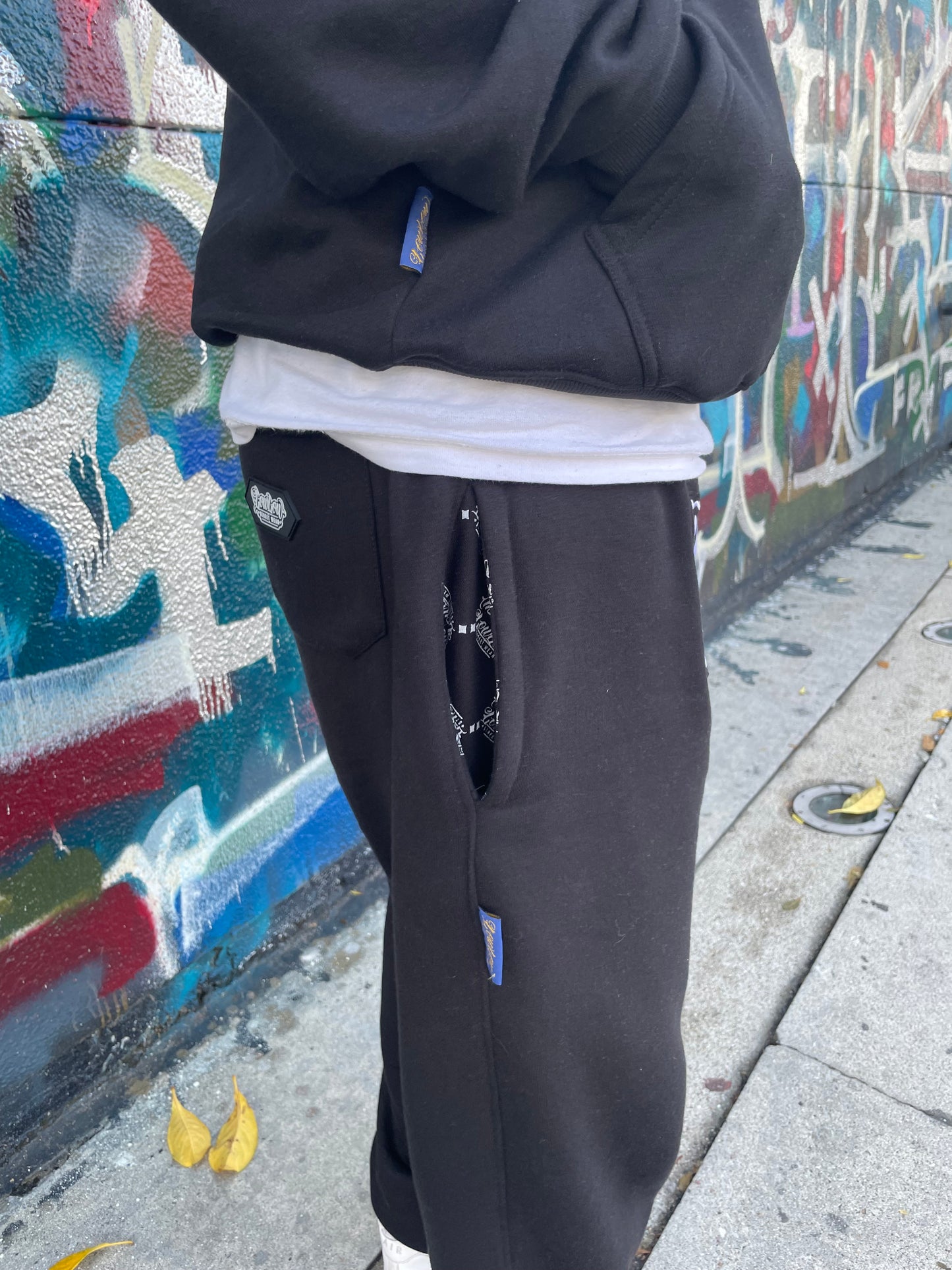 THE STAMP BLACK SWEAT SET UP