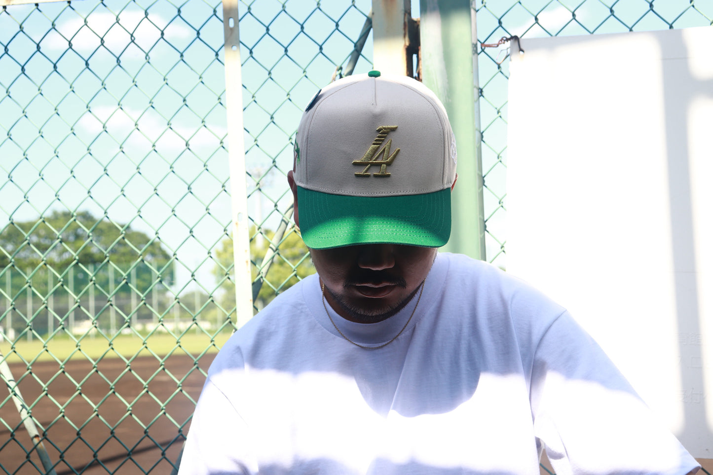 REFERENCE PARADISE LA SNAPBACK CAP