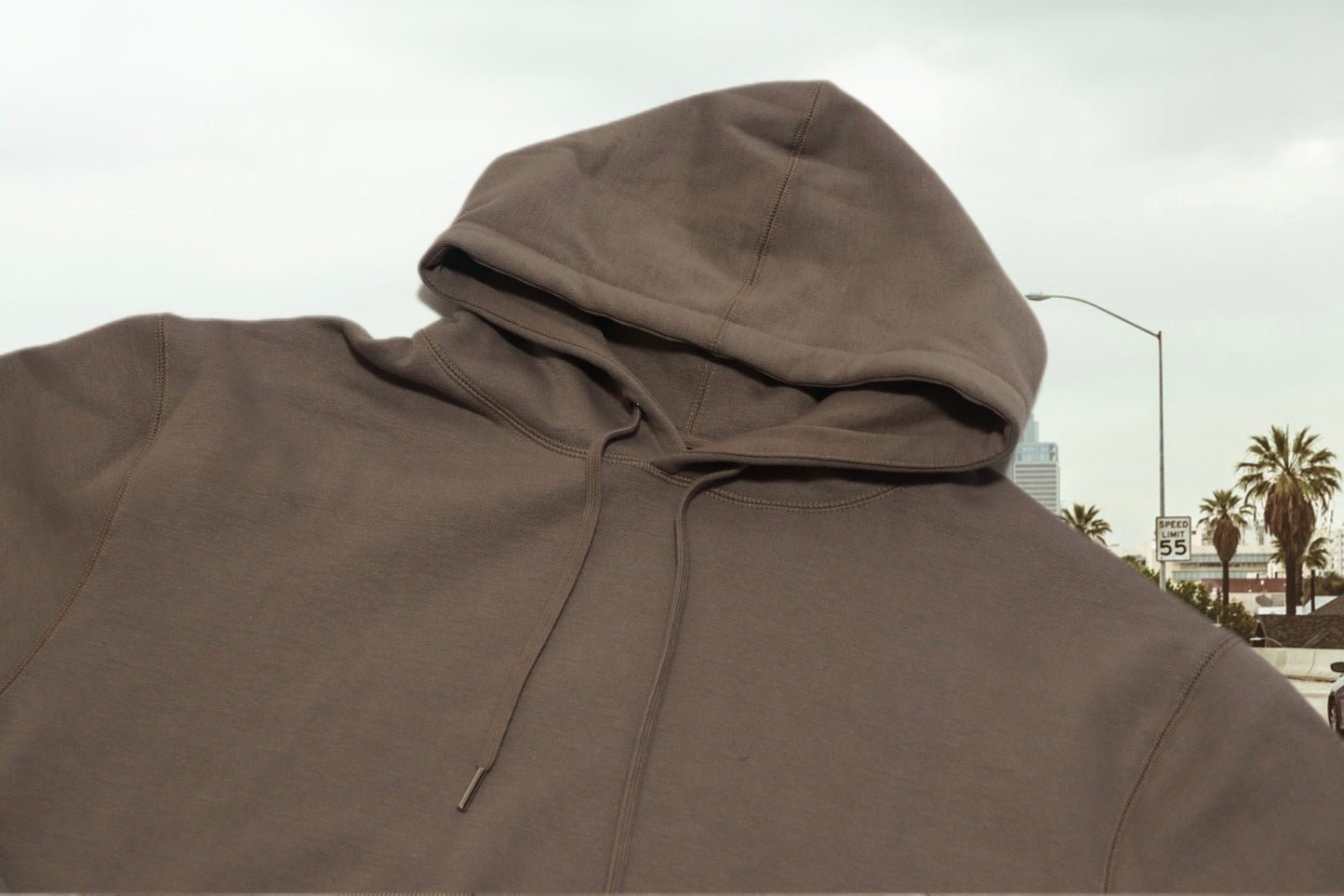 MAISON ARTICLE
PREMIUM FLEECE HOODIE Dark Taupe