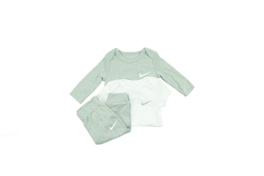 NIKE 3PIECE SET