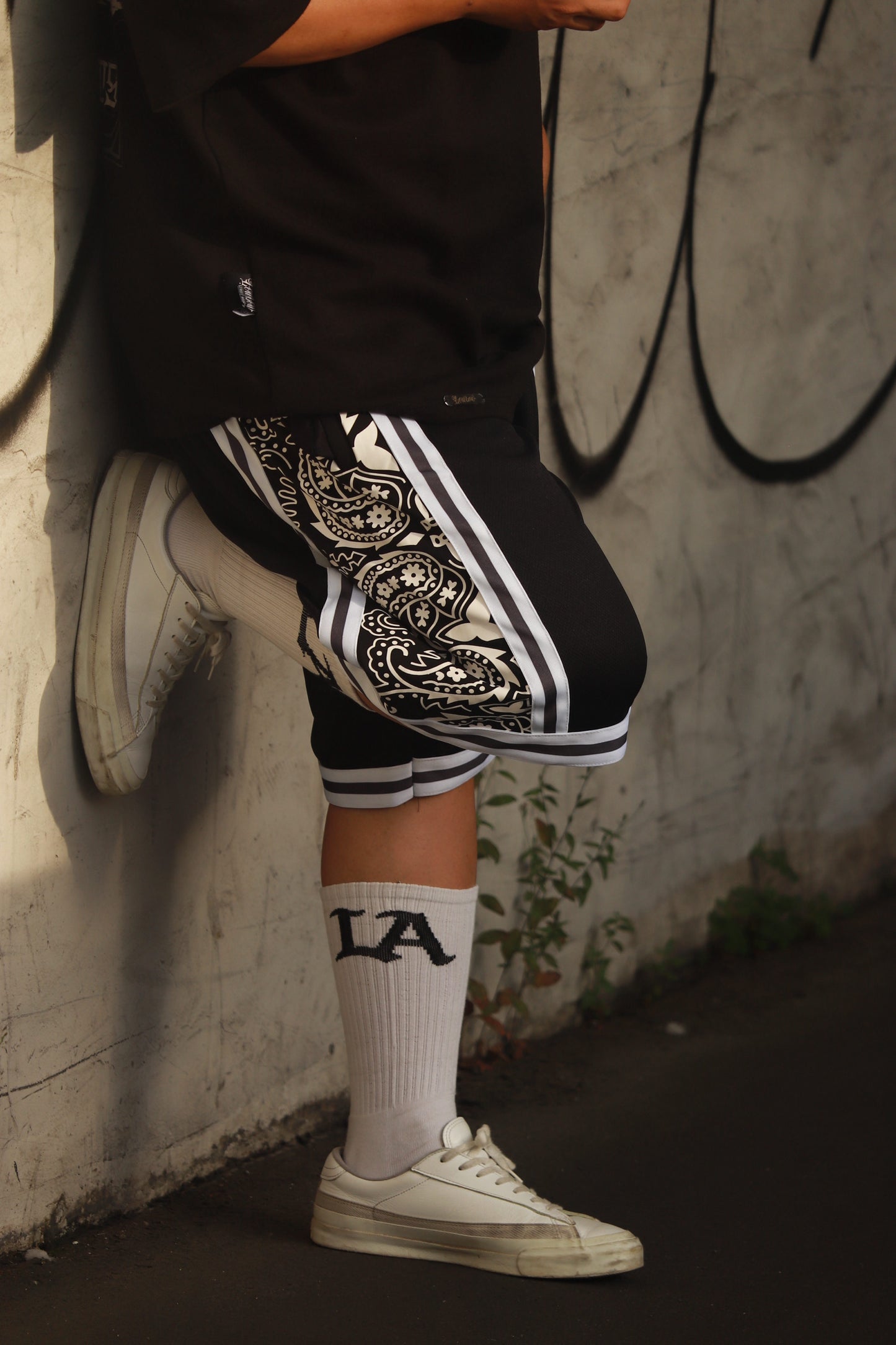 LOWLOW STREETWEAR LOWLOW Black Paisley Court Shorts  BK